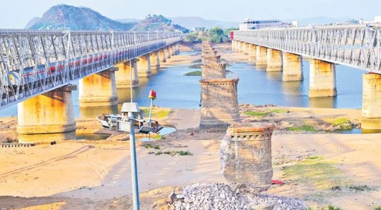 విజయవాడలో బ్రిటిష్ కాలం నాటి బ్రిడ్జి తొలగింపు